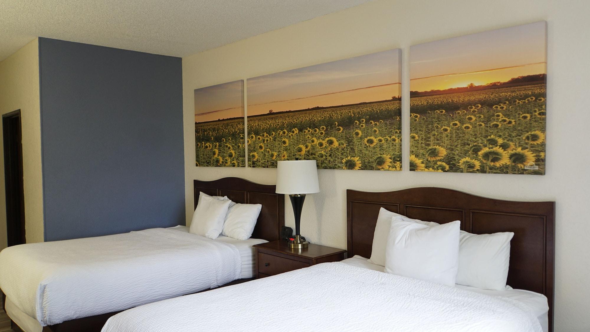 Days Inn By Wyndham Topeka Kültér fotó