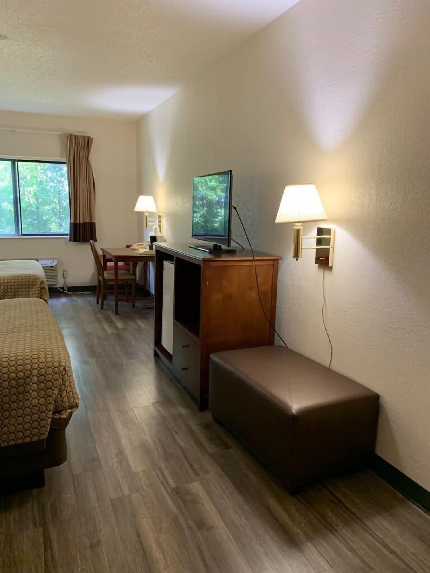 Days Inn By Wyndham Topeka Kültér fotó