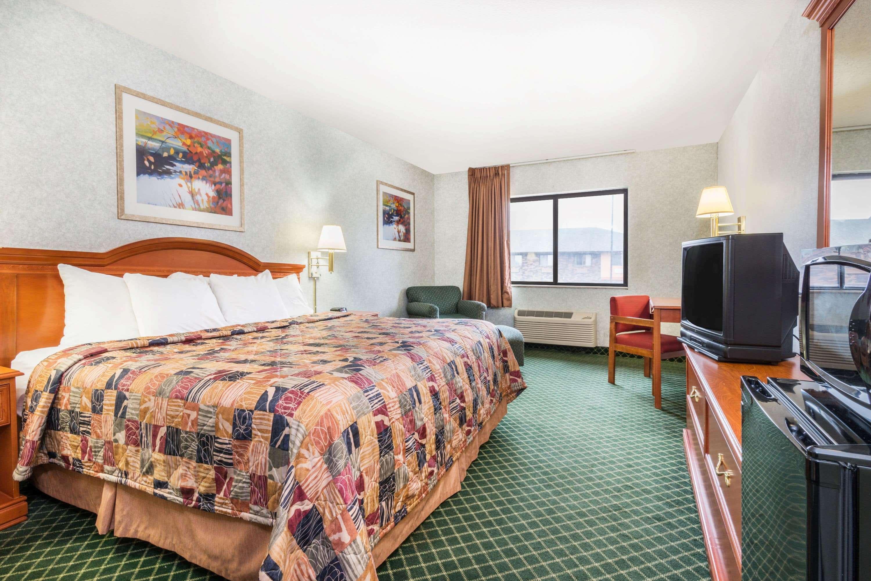 Days Inn By Wyndham Topeka Kültér fotó